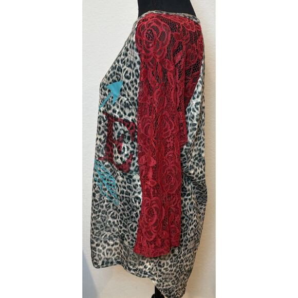 Southern Grace Animal Print LOVE Jersey Tee with Red Lace Sleeves Size XL - Picture 2 of 4